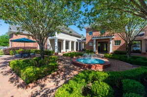 One Bedroom Apartments for Rent in Conroe, TX - Courtyard with Fountain   